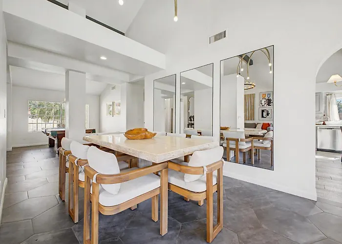 New Royal Palms Retreat With Pool & Pool Table *