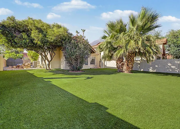 New Royal Palms Retreat With Pool & Pool Table Tempe